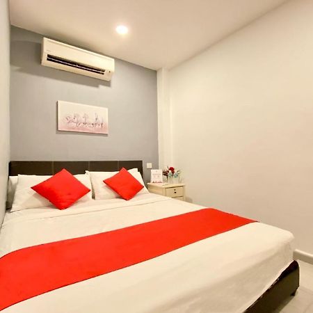 Hotel Spot On 90283 Twenty Seven Muntri à Tanjung Bungah  Extérieur photo