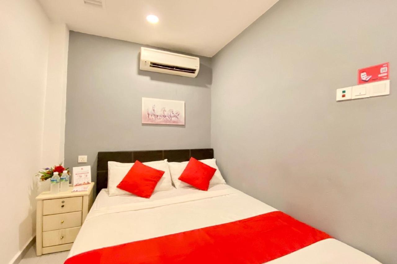 Hotel Spot On 90283 Twenty Seven Muntri à Tanjung Bungah  Extérieur photo