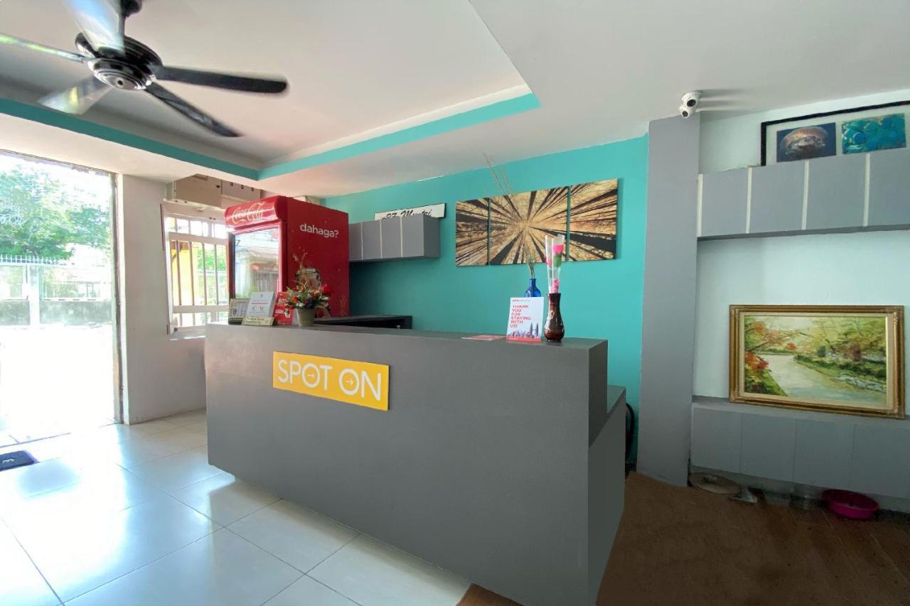 Hotel Spot On 90283 Twenty Seven Muntri à Tanjung Bungah  Extérieur photo