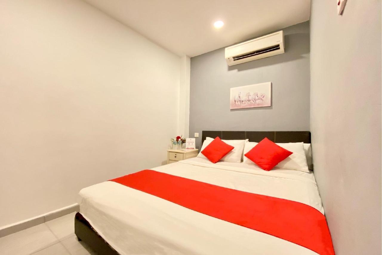 Hotel Spot On 90283 Twenty Seven Muntri à Tanjung Bungah  Extérieur photo